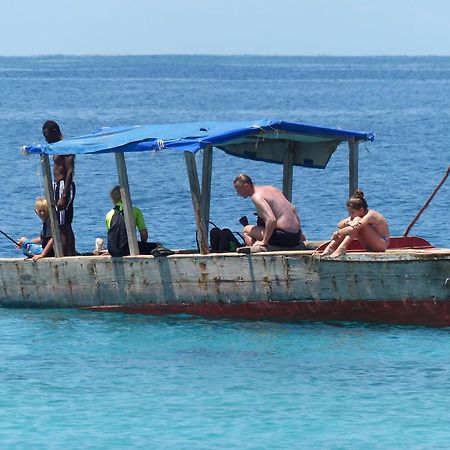 The Beach Crab Resort Pangani エクステリア 写真