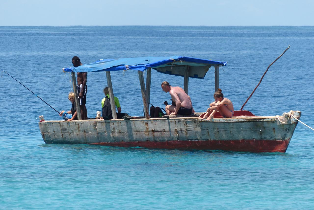 The Beach Crab Resort Pangani エクステリア 写真